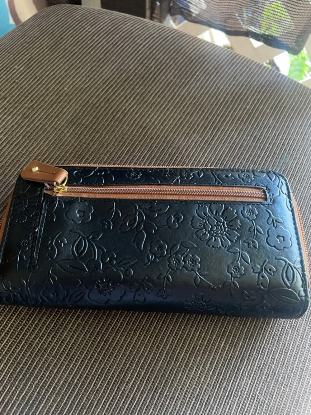 Stone Mountain Black Leather ID Wallet with brass Logo Window
